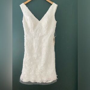 White Sleeveless V-Neck Sheath Wedding Dress